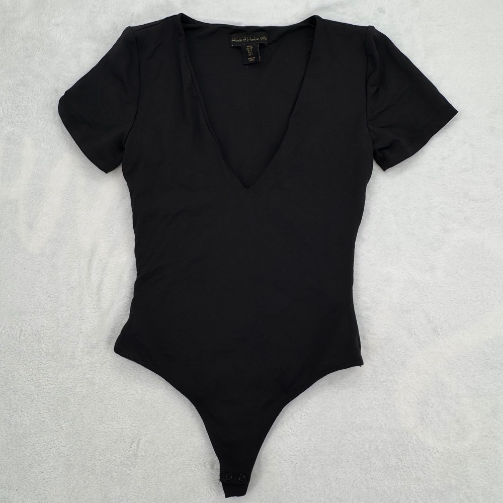 House of Harlow 1960 Black Deep V-Neck Short Sleeve Thong Bodysuit
Womans Small